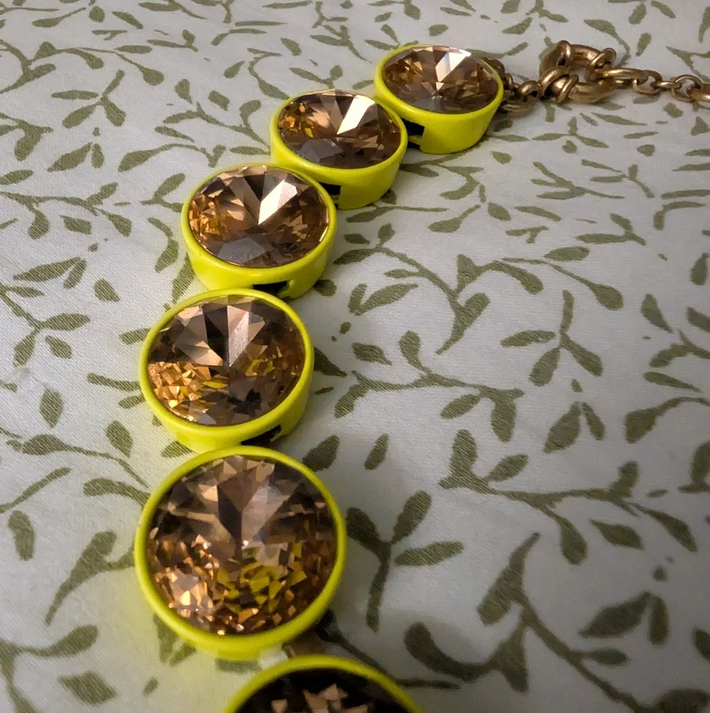 ⭐ RARE ⭐ Brûlée J.Crew Jumbo Neon Yellow  Necklace - Picture 3 of 6